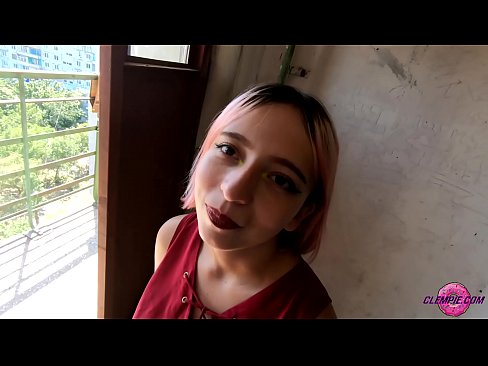 ❤️ Študentka čutno sesa neznanca v zaledju - sperma na njegovem obrazu Fucking video pri nas ❌